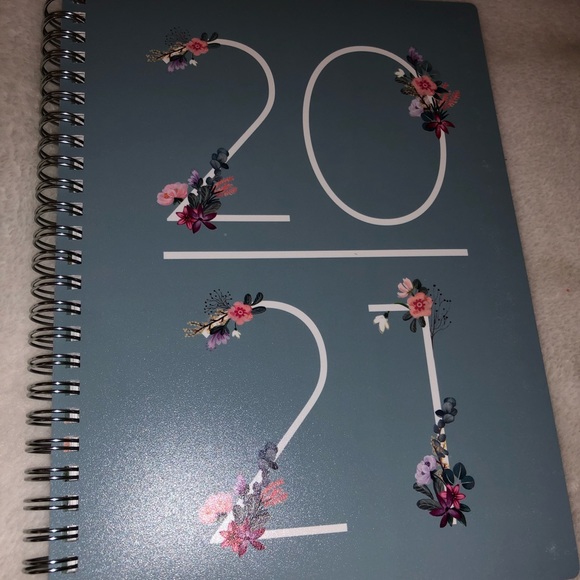 2020-21 Planner - Picture 6 of 7